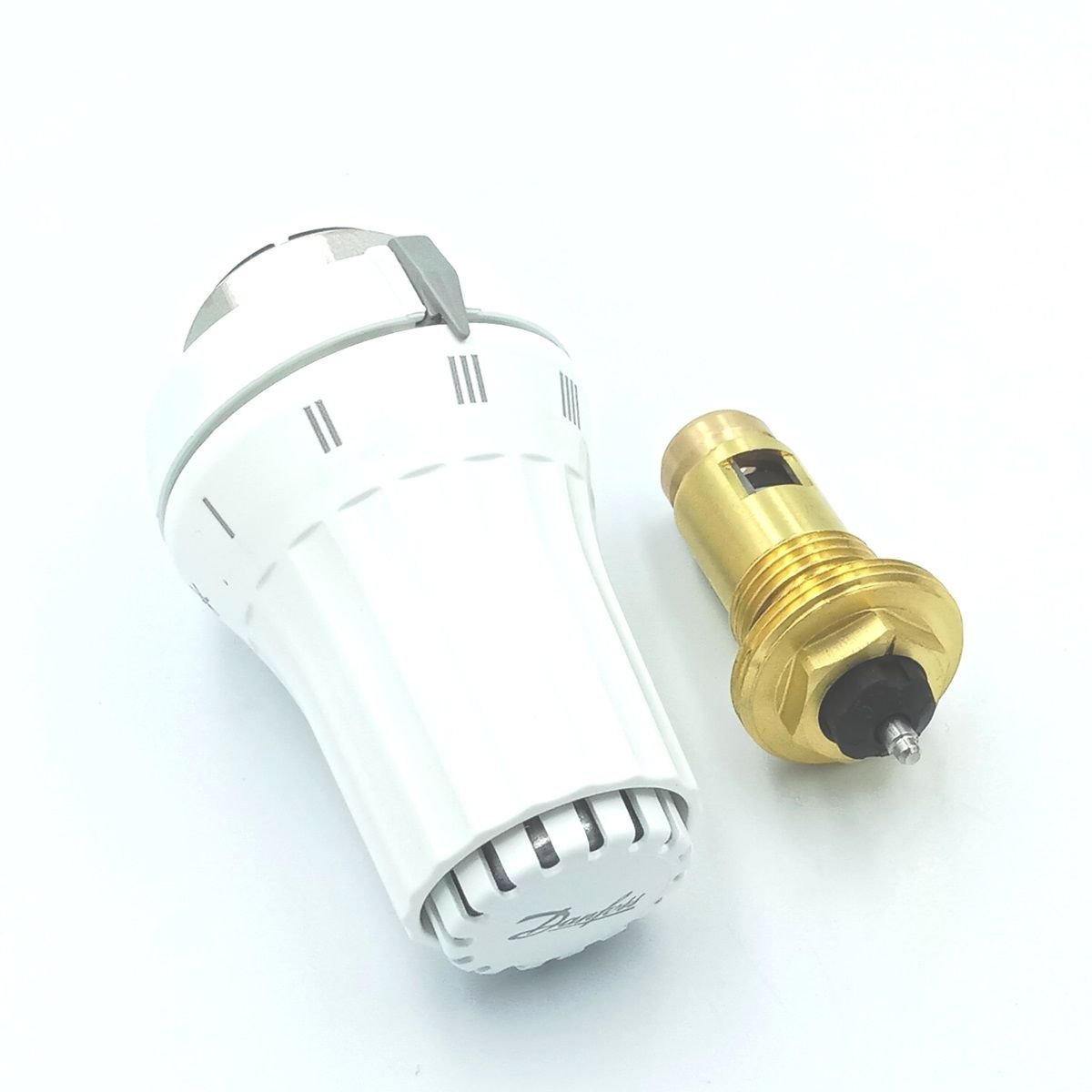 Radyatör Termostatı ve Kompakt Radyatör Çekirdeği