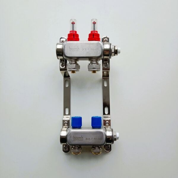 2 Ağızlı Yerden Isıtma Kollektör Seti, Paslanmaz, Gidiş Debimetreli, Dönüş Manuel (aç/kapa), manuel hava purjörleri üzerinde, askı kelepçe seti dahil,  Bağlantı (16x2 Pex)
